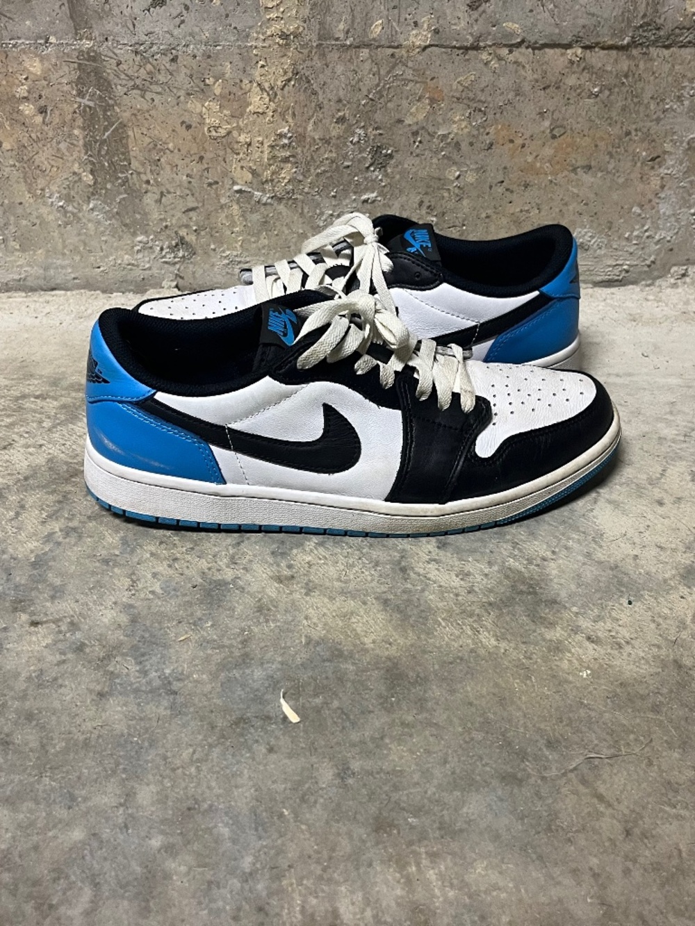 Air Jordan 1 Low OG “Powder Blue” UNC Men’s Size 11
